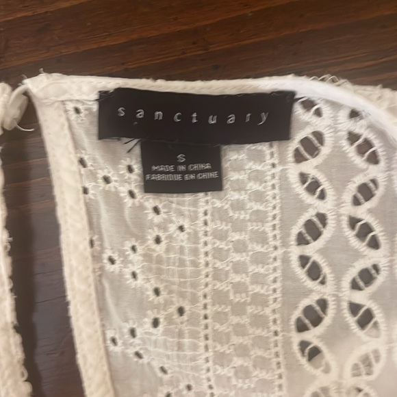 Sanctuary Flutter Sleeve Eyelet Top - Picture 5 of 5